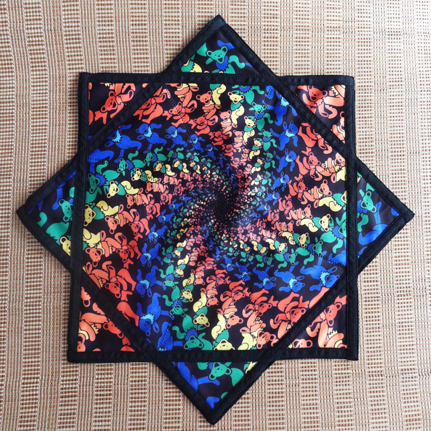 Flowstar UV reaction Flow Star Spinning Cloth Easy to Rotate  ingertip Rotating Flow Toy Juggling Toy Dapo Star (Colorful Bear)