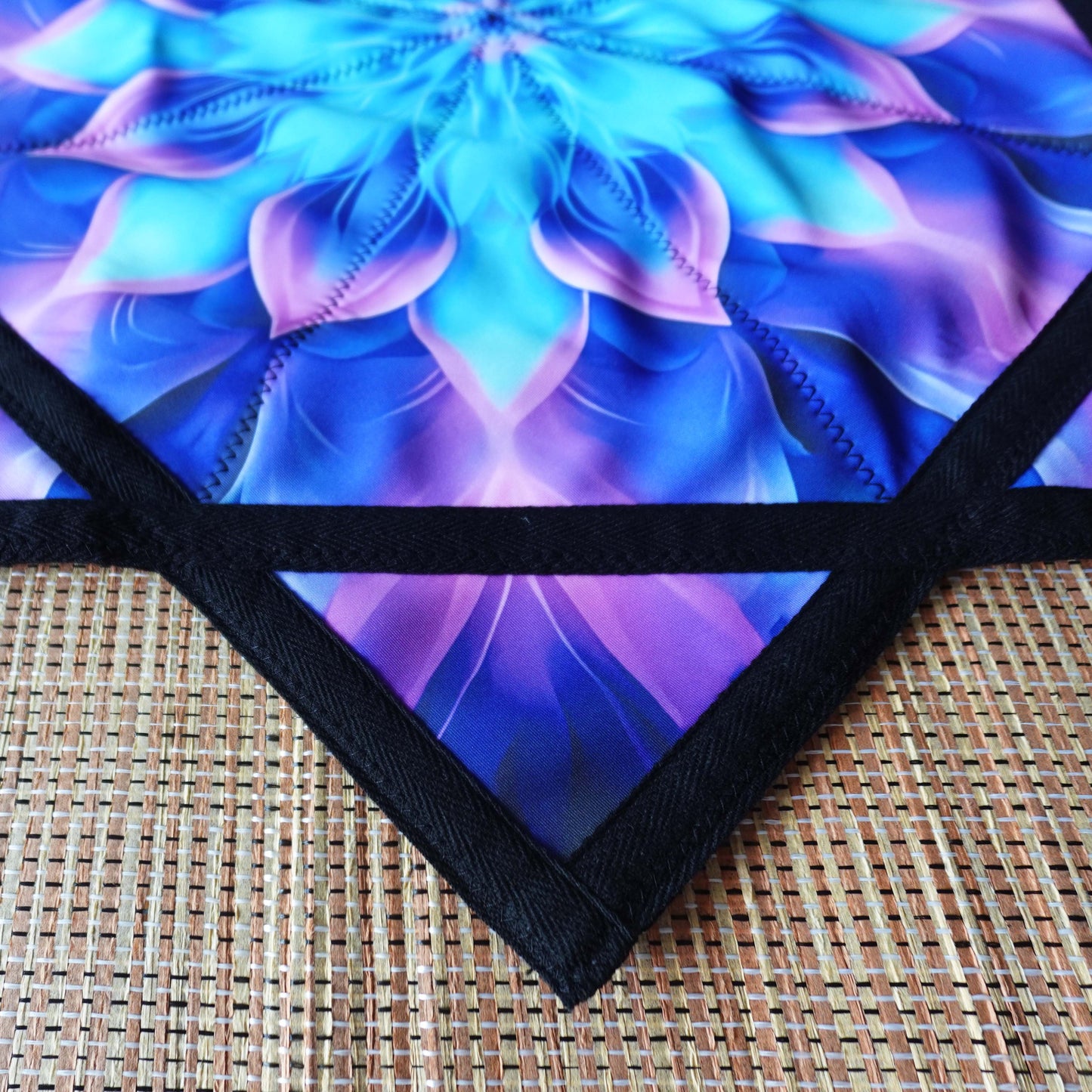 FlowStar (UV Reactive) Juggling and Skill Toy Flow Star Spinning Cloth Beginners Easy to Rotate Double Sided Printing Dapo Star (R05-style1)