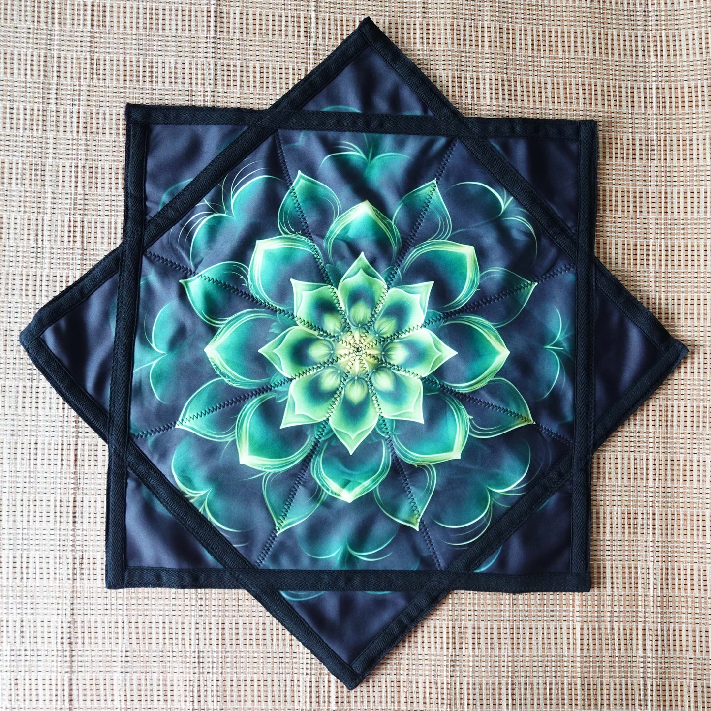 FlowStar Blacklight (UV Reactive) Beginners Spinning Cloth to Sided Print Flow Toy Fingertip Rotating Dapo Star (R05-style5)