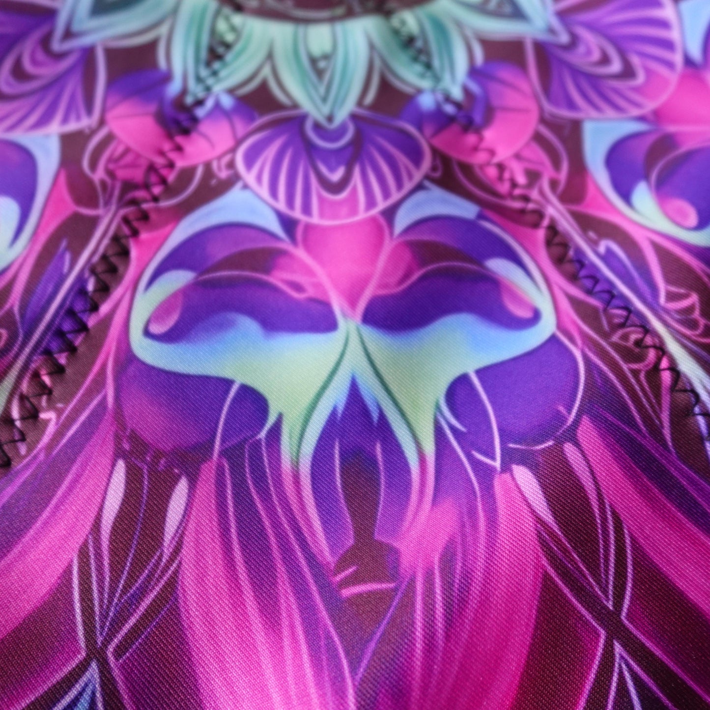 FlowStar (UV Reactive)Flow star Spinning Cloth Beginners Juggling and Skill Toy Easy to Rotate Double Sided Printing Dapo Star(R05-style2)