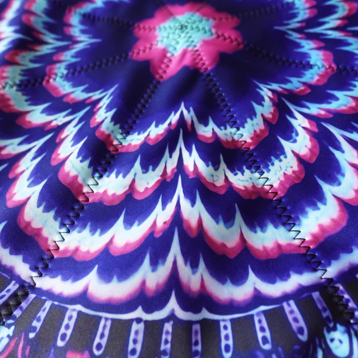 FlowStar (UV Reactive) Spinning Cloth Easy to Rotate Sided Print Double Stitched Flow Toy Fingertip Dapo Star (R05-Style6)